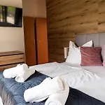 Max Relax Summercard Included In-ski Out Шале