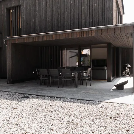 Max Relax Summercard Included In-ski Out 木屋